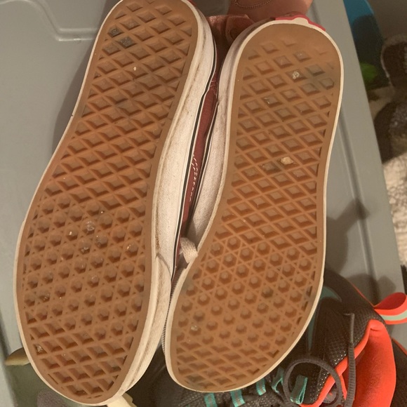 Vans - Picture 2 of 2